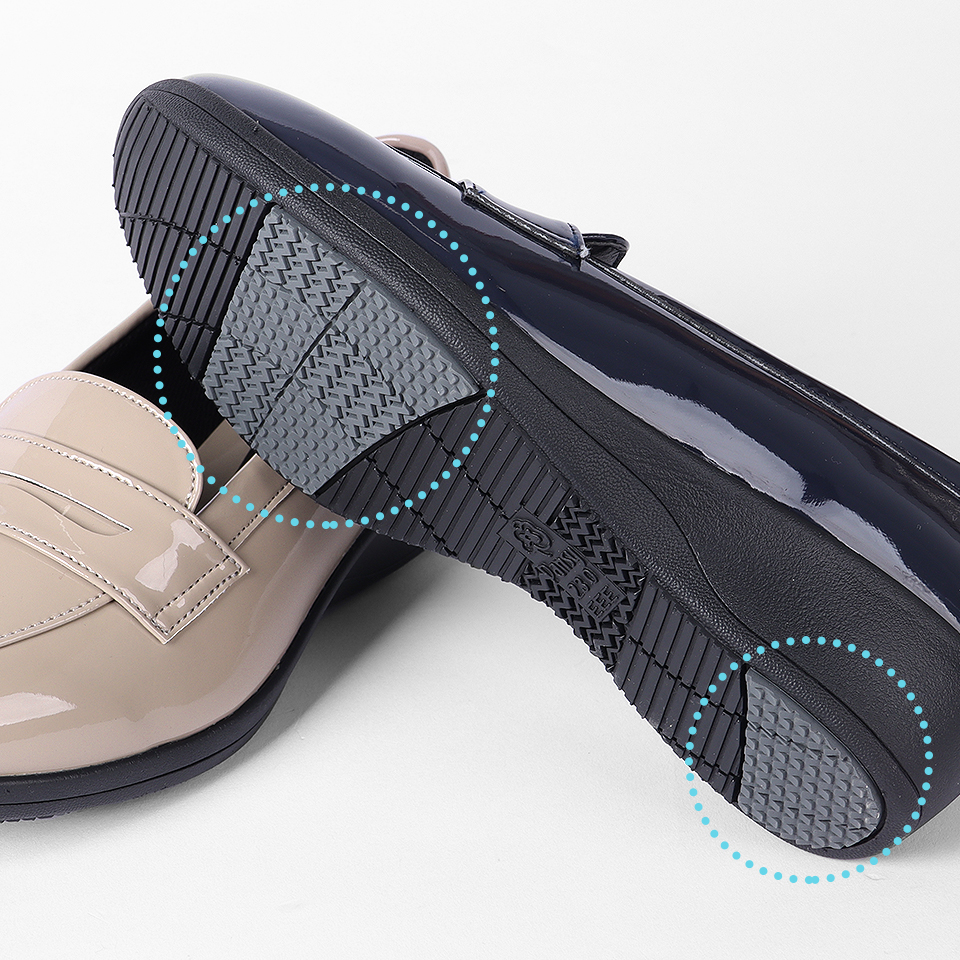 【ポイント2】滑り止め付きだから雨の日も安心