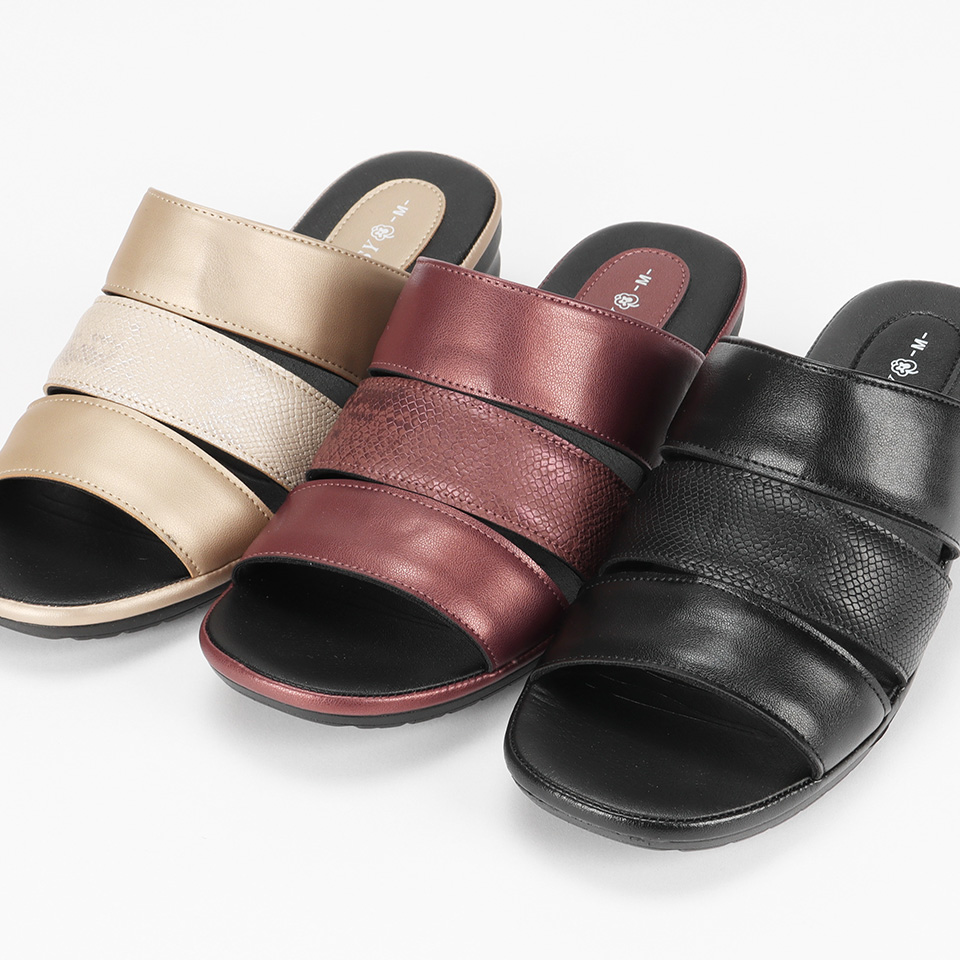 【ポイント1】3本ベルトでホールド感があり歩きやすい